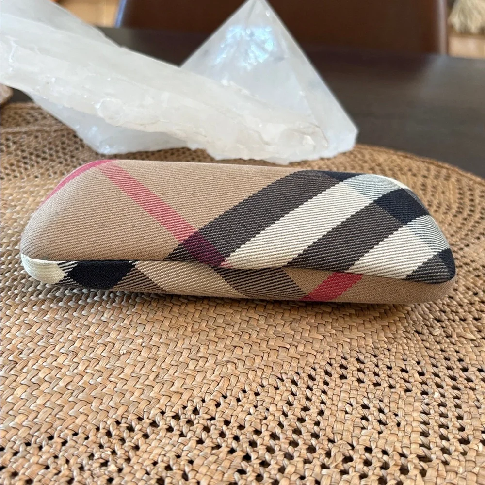 Burberry glasses have